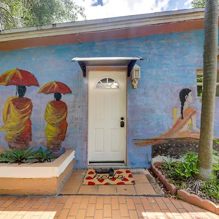5 Mi To Surfside Beach Peaceful Miami Bungalow!